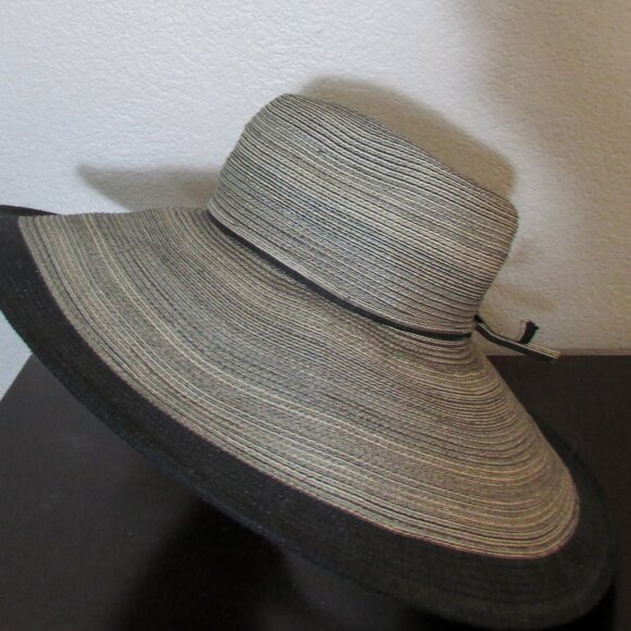 Large Brim Sun Hat - Picture 2 of 7